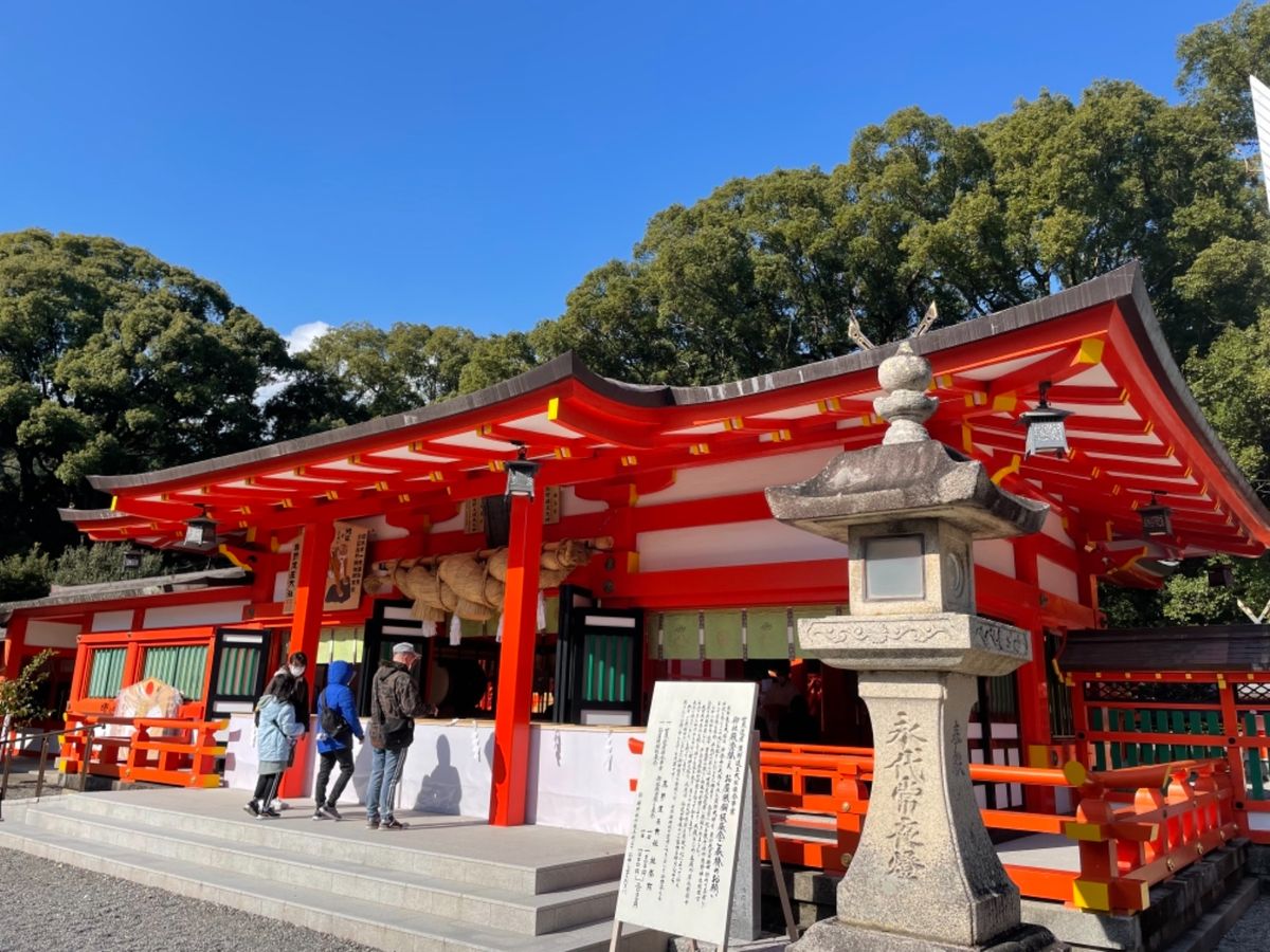 熊野三山の一つ、熊野速水大社。朱塗りが鮮やかでした。