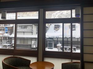 能登屋に宿泊
大正時代の雰囲気な内装と部屋すごくキレイ！！
いっぱい写真を...