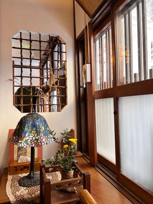 能登屋に宿泊
大正時代の雰囲気な内装と部屋すごくキレイ！！
いっぱい写真を...