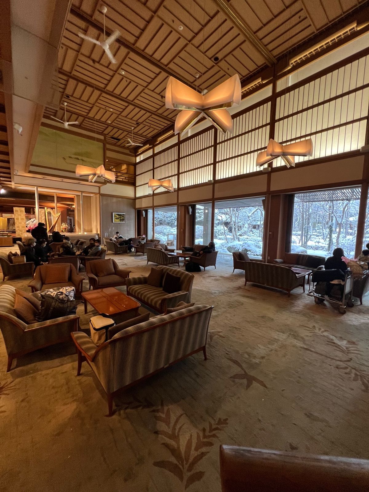 秋保温泉 伝承千年の宿 佐勘
へ

何度かきたことあるけれど、学生の時の研...