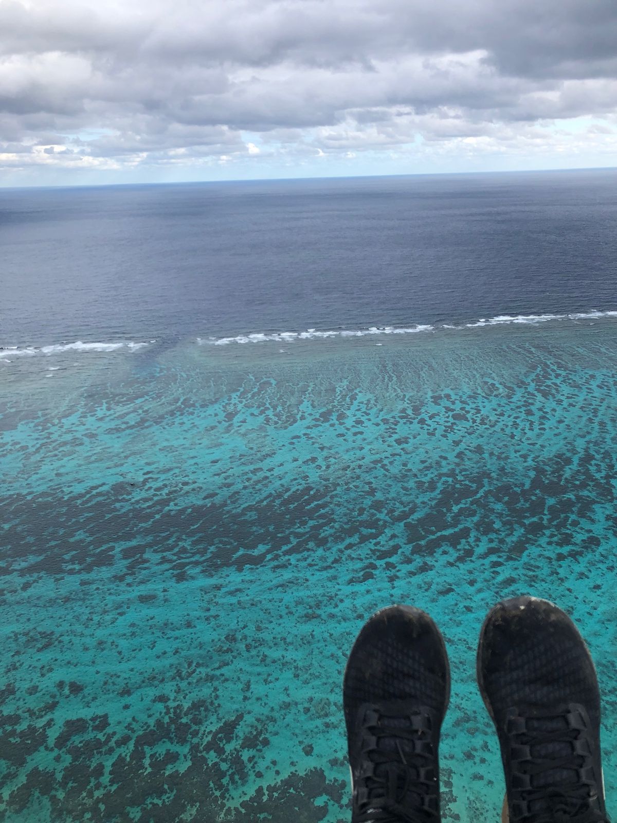 2021年12月28日　晴れ
今日は空から石垣島をたのしみます！
鳥になっ...