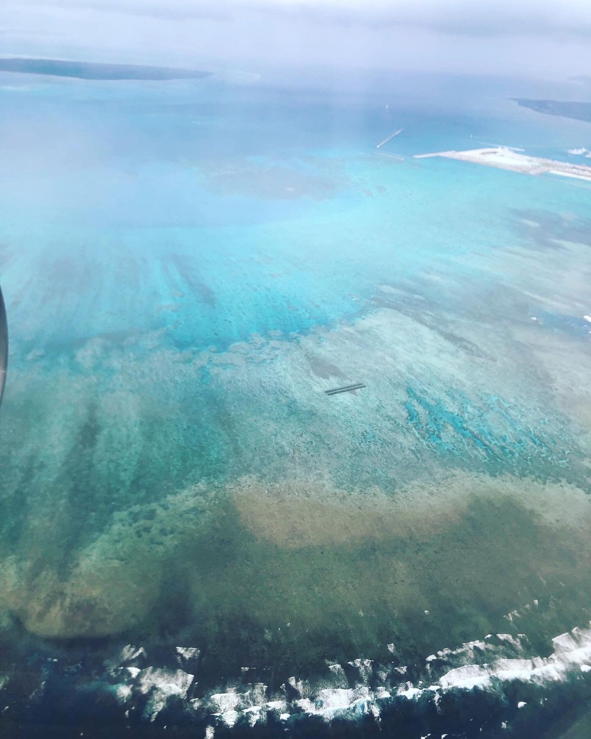 2021年12月26日　晴れ
仕事を片付けて飛行機に。
わーい石垣島！綺麗...