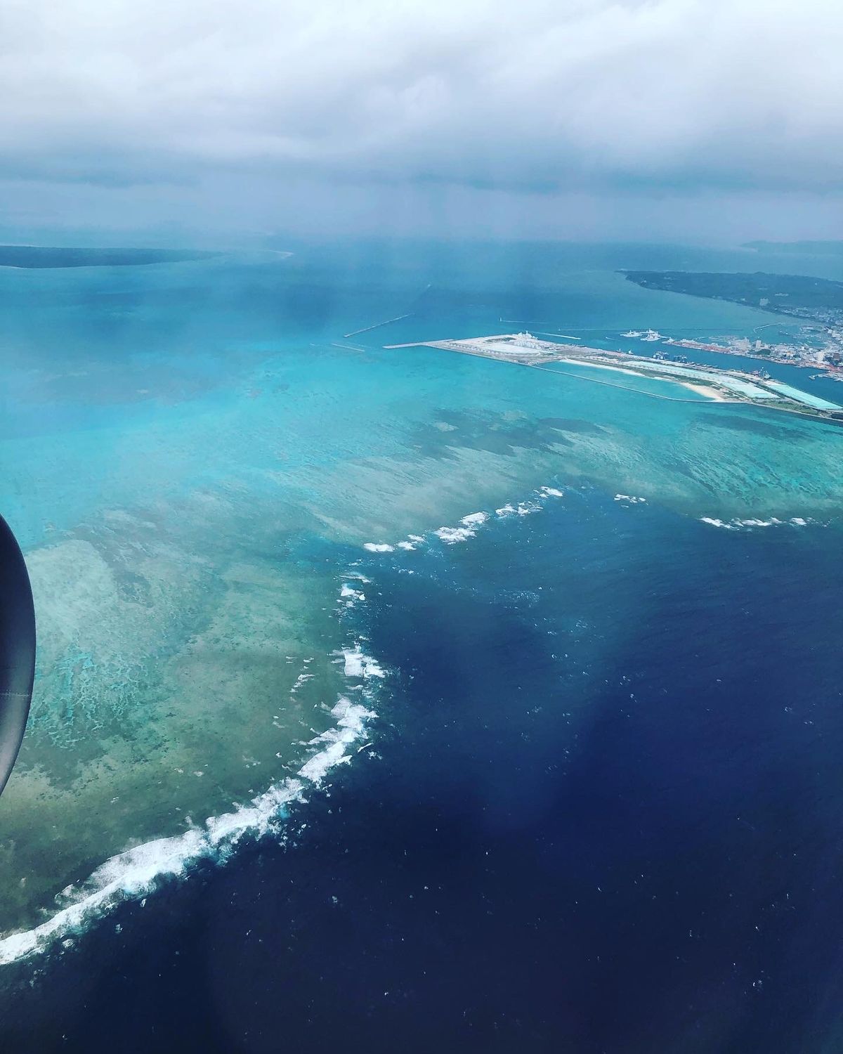 2021年12月26日　晴れ
仕事を片付けて飛行機に。
わーい石垣島！綺麗...
