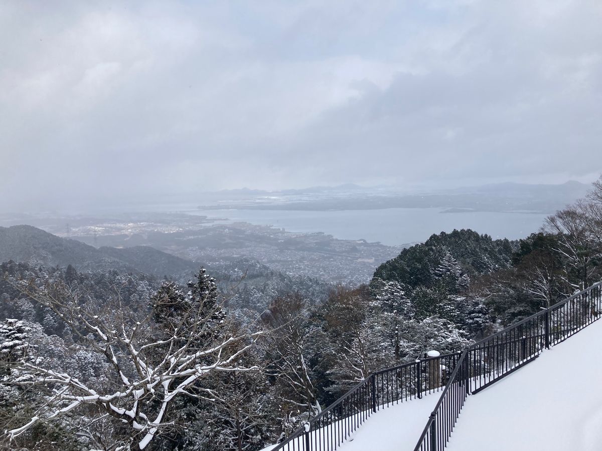 ケーブル延暦寺からの撮影
琵琶湖見えへん。
肉眼ではうっすら見えてる