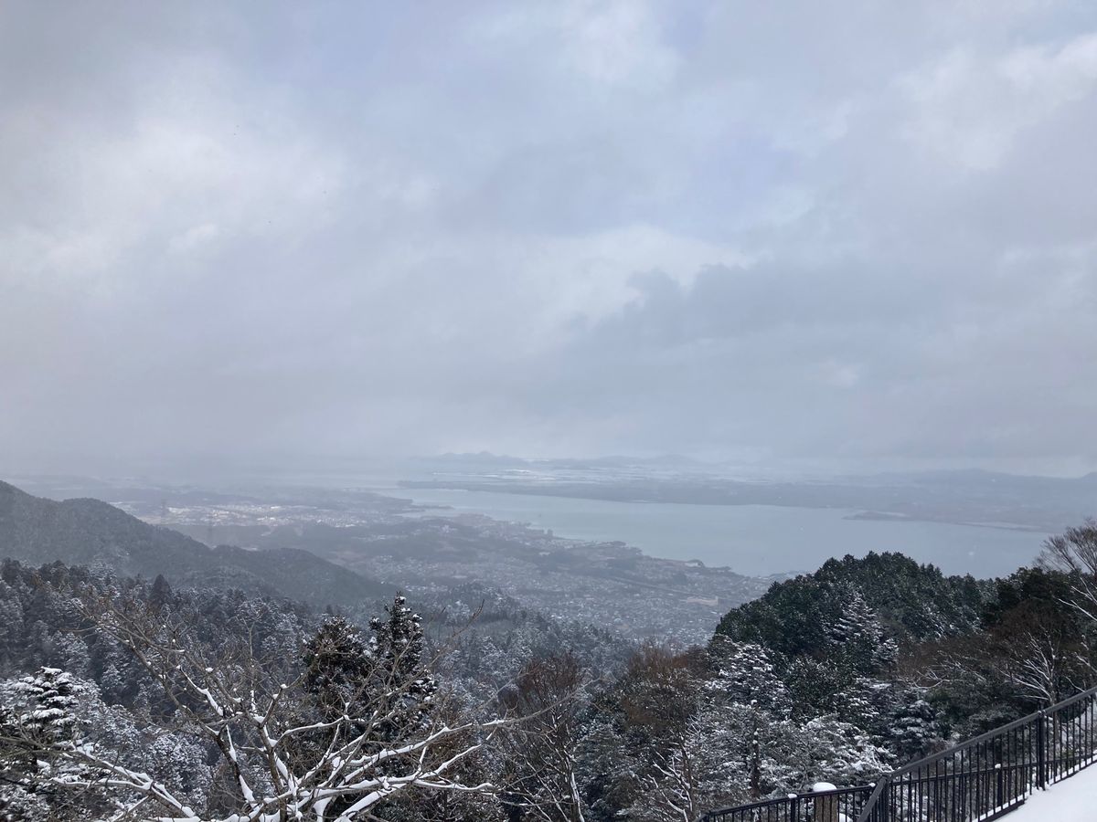 ケーブル延暦寺からの撮影
琵琶湖見えへん。
肉眼ではうっすら見えてる