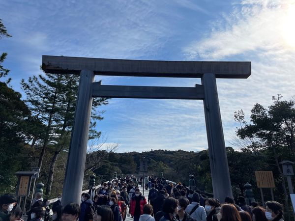 日本・伊勢神宮「初詣は伊勢神宮」の写真：今年の初詣は伊勢神宮。それなりに参拝客は...