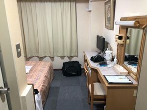 ①錦帯橋
②呉市ホテルクレシオ呉本通
③宿泊部屋
④ホテルで休憩中の愛車