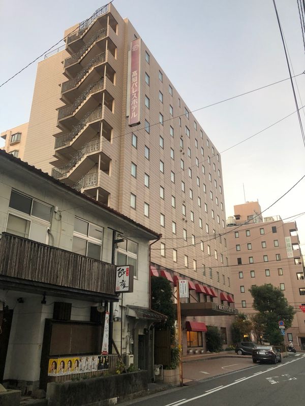 日本・広島県「広島、高知ツーリング」の写真：①高知パレスホテル
②夜のはりまや橋
③...