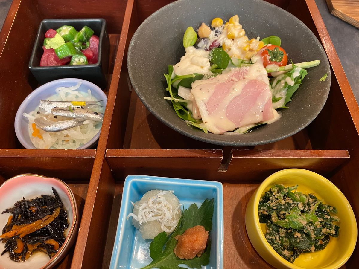 白子温泉
ささ游さんの朝ごはん🍚

ご飯のお供がたくさんあって
さらに
汲...