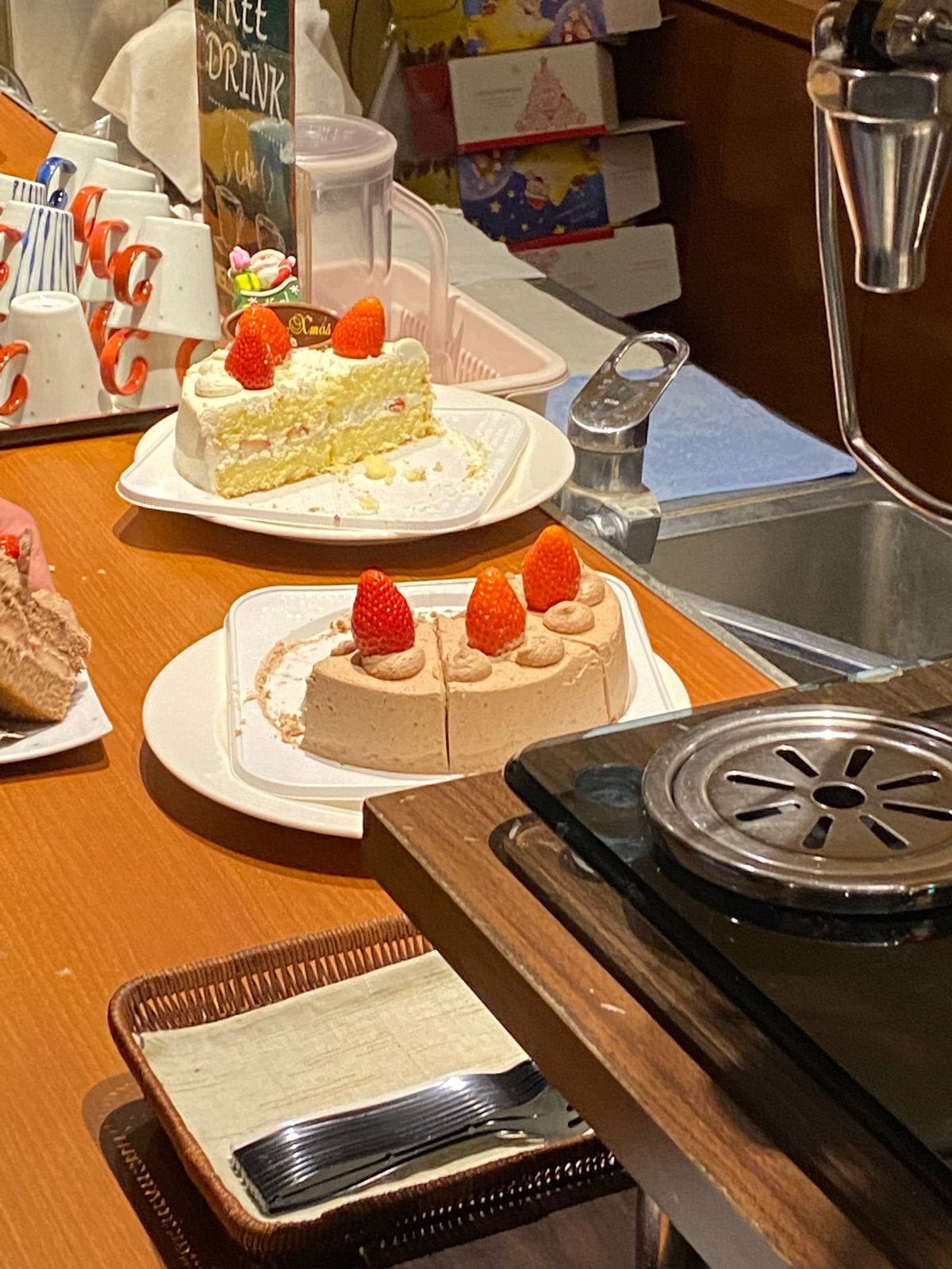 夕飯のデザートは
4種から選べて私は和の２つを選びました😆
そに加えてバー...