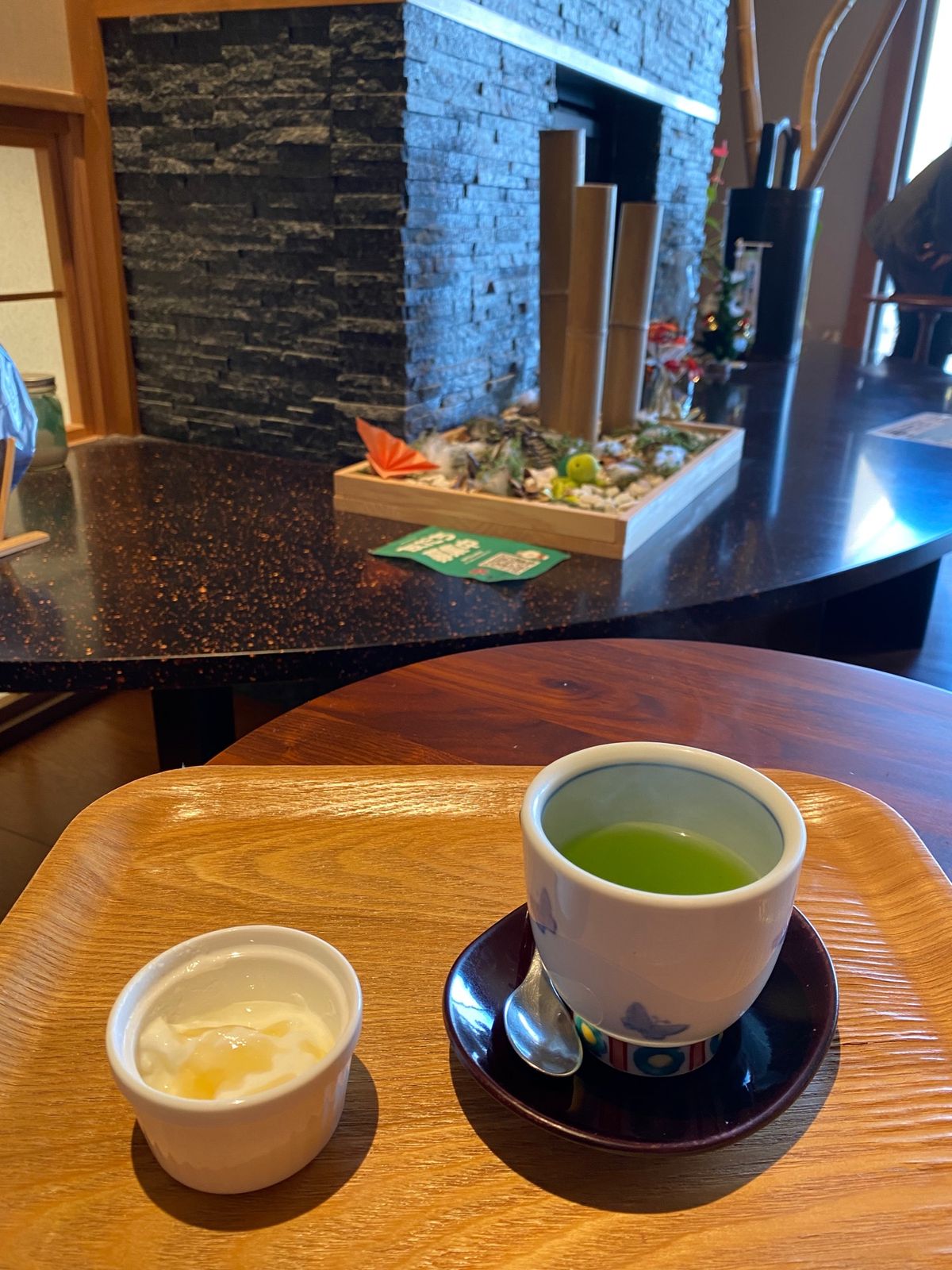 鏡ヶ浦を挟んで
房総の山々が見え景色抜群😆

お風呂もゆっくり入り
朝のラ...