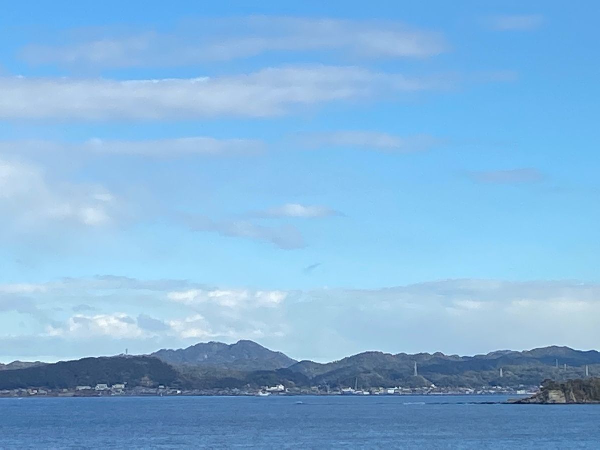 鏡ヶ浦を挟んで
房総の山々が見え景色抜群😆

お風呂もゆっくり入り
朝のラ...