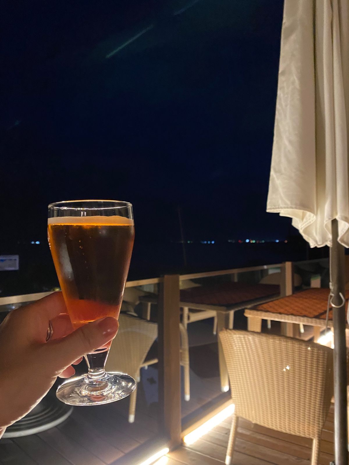 花しぶきさんのラウンジでは
お飲み物や茶菓子が自由にいただけます😊
クラフ...