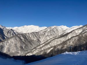 みなかみホワイトバレースキー場。谷川岳を一望