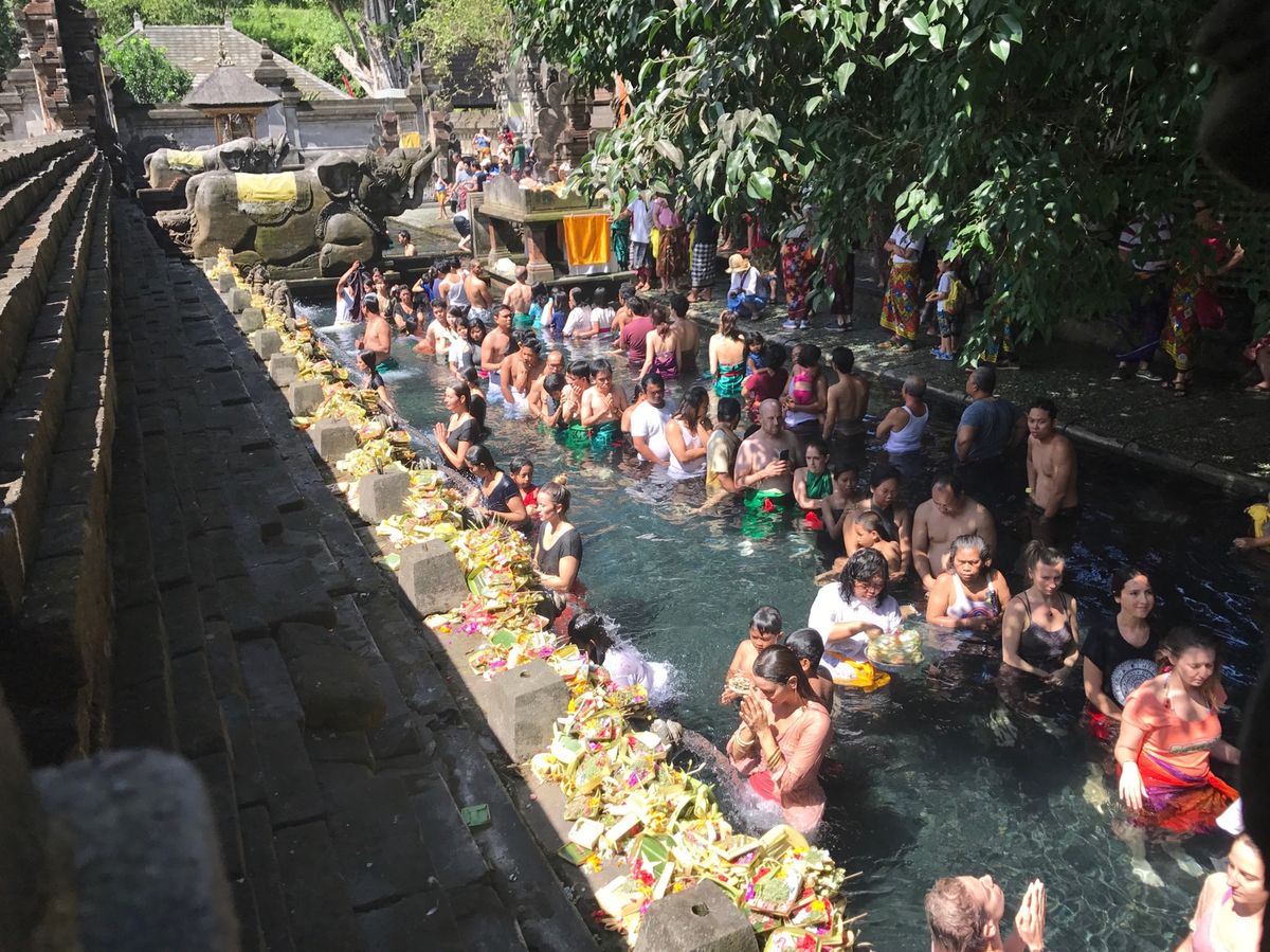 1st Jul. 2017 pic📷

Tirta Empul Templ...