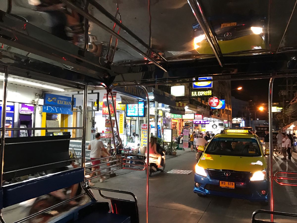 サムイ島編

バンコクから高速バスに乗ってパタヤへ🙆🏻‍♀️
海に入りたか...