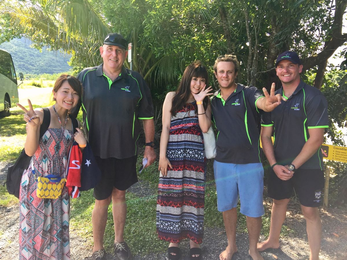 たくさんマリンスポーツをして
体力使い果たして宿に戻りました🙈笑笑

船を...
