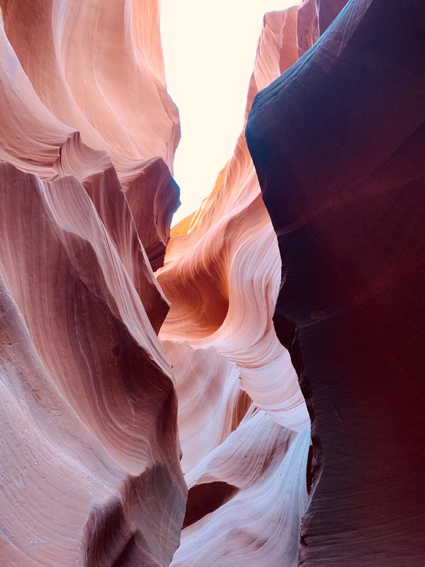 アメリカ(米国)・ラスベガス「ついに憧れのアメリカへ🇺🇸🗽」の写真：アンテロープキャニオン
これが自然に作ら...