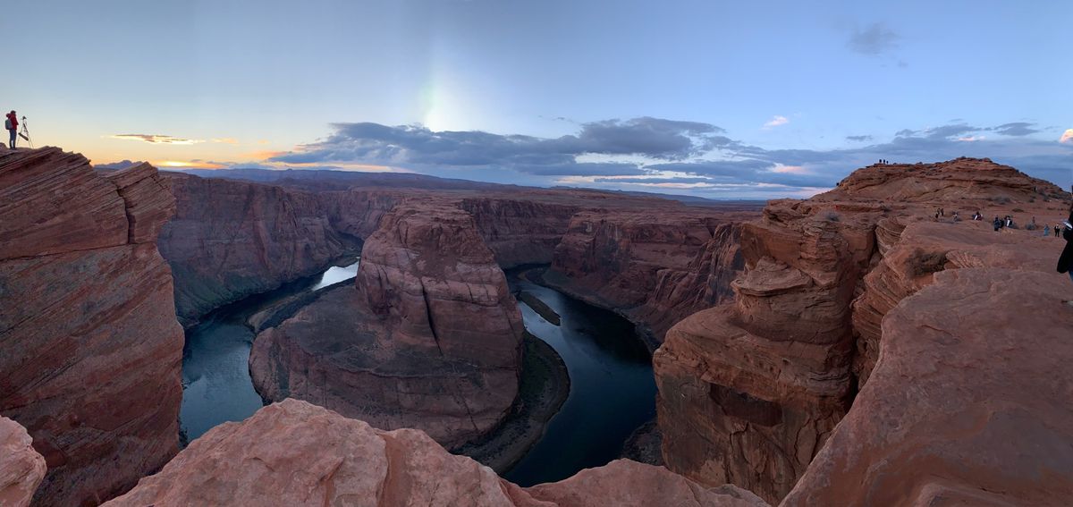 ホースシューベンド
死ぬほど怖かった。。。。落ちても助けてもらえません…