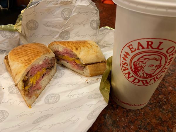 アメリカ(米国)・ラスベガス「ついに憧れのアメリカへ🇺🇸🗽」の写真：このサンドイッチが本当に最高で。
日本で...