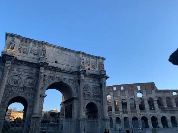 イタリア・ローマ「初めてのヨーロッパ🇮🇹イタリア🍕」の写真：コロッセオ