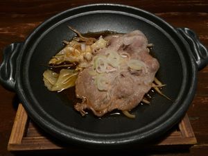 新潟の美味しいものが色々食べられるお店へと。
前回に引き続き、色々食べたの...