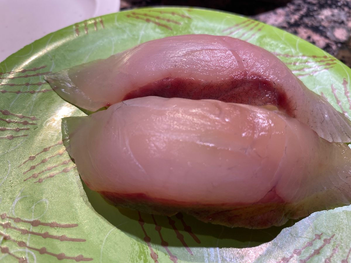 着いたらやっぱりお寿司。
茶碗蒸しで身体が温まる。