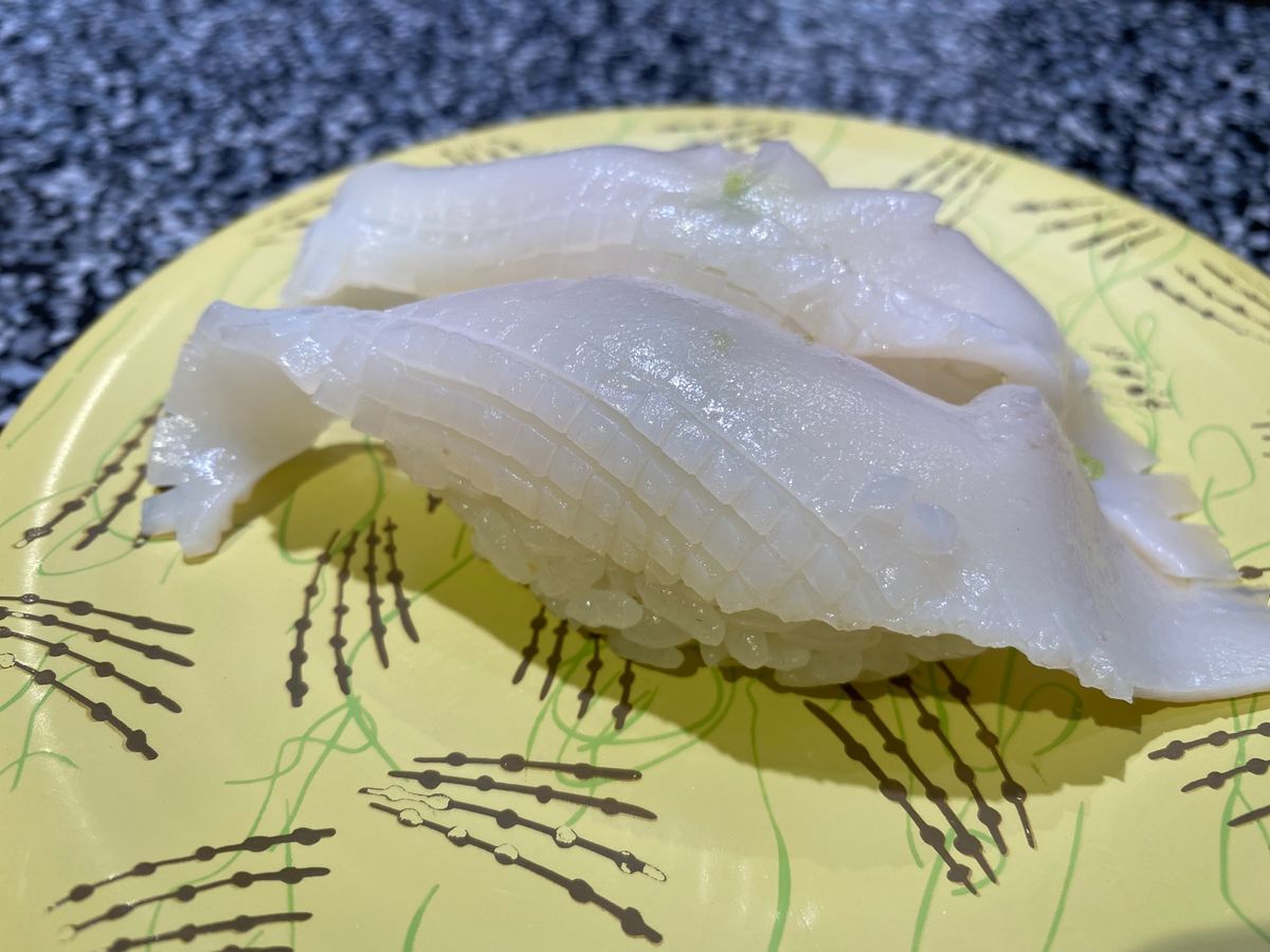 2日目の夜もやっぱりお寿司に。
いつも通り回転寿司なのに回転寿司だとは思えない。