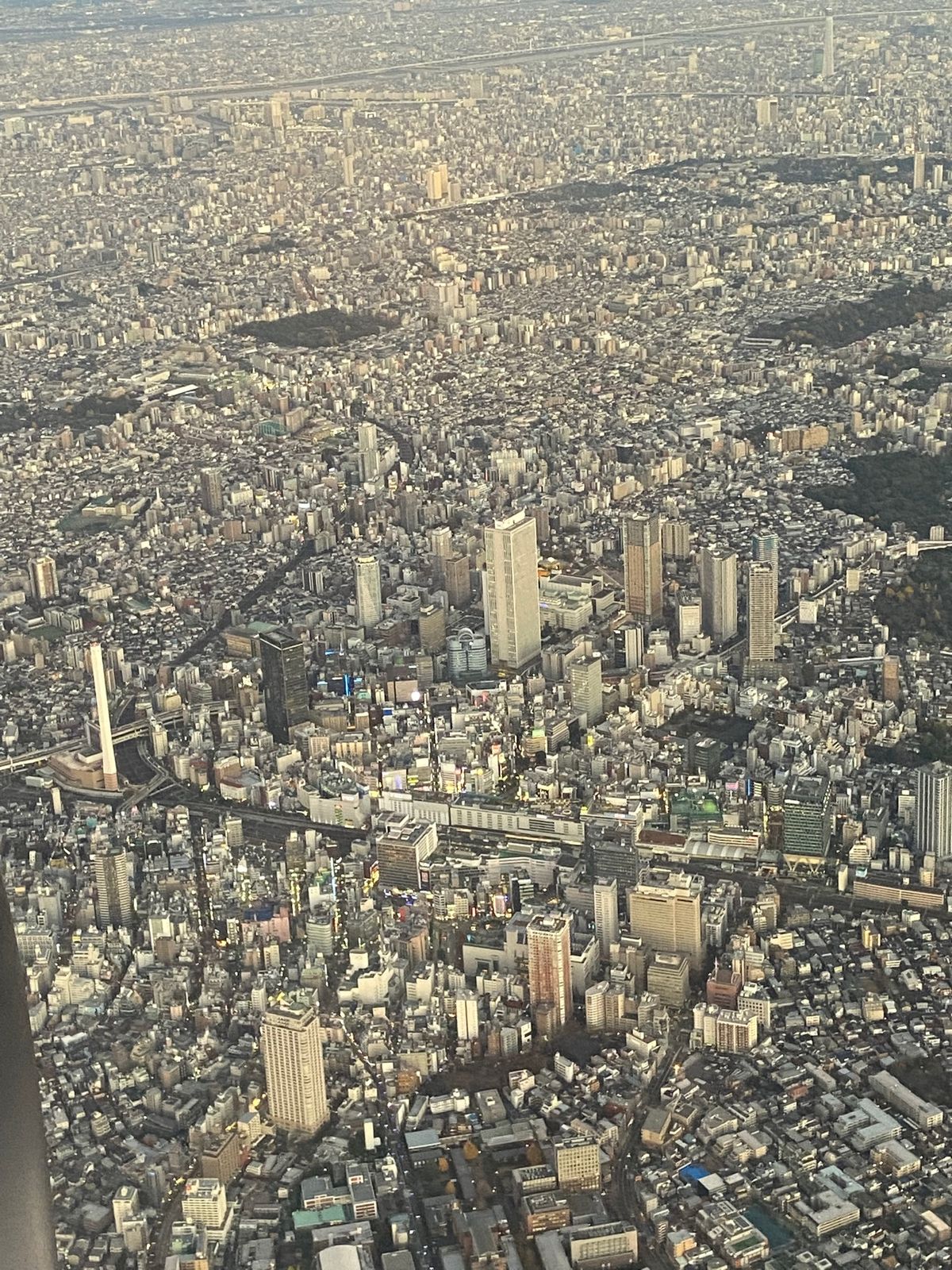 関西空港~羽田空港。
仁徳天皇陵。新宿副都心。東京タワー。