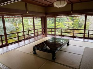 日吉神社の近くにある旧竹林院。比叡山延暦寺僧侶の隠居所だったそうです。広い...