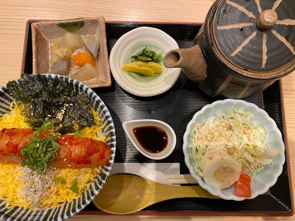 日本・福岡県「弾丸福岡旅は小倉、北九州、宗像！」の写真：天乃さんの明太丼！