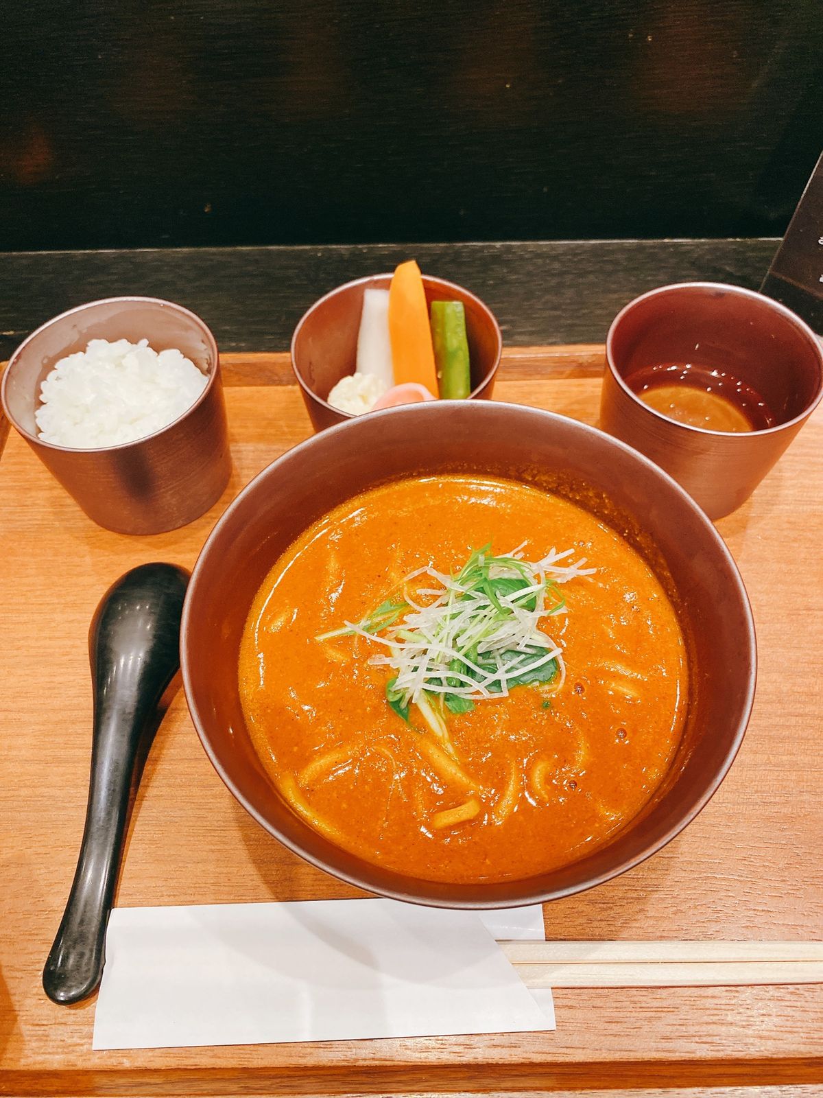1)福徳神社へ初詣⛩意外に混んでてビックリ！
2)おみくじ撮影台は面白い！...