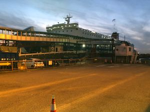 ①大阪南港到着
②乗船待機中
③１便船出航
④乗船する２便船