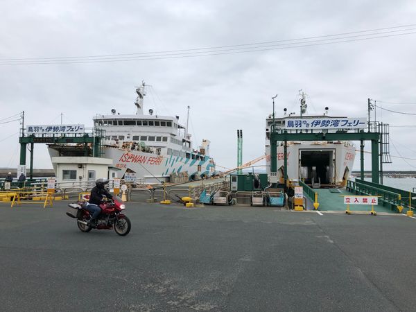 日本・和歌山県「近畿、東海ツーリング」の写真：①伊勢湾フェリーにて愛知県に上陸
②東海...