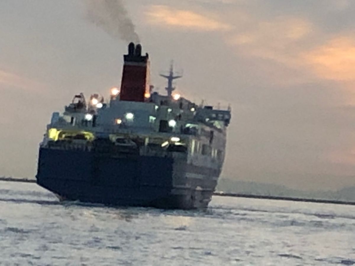 ①大阪南港到着
②乗船待機中
③１便船出航
④乗船する２便船