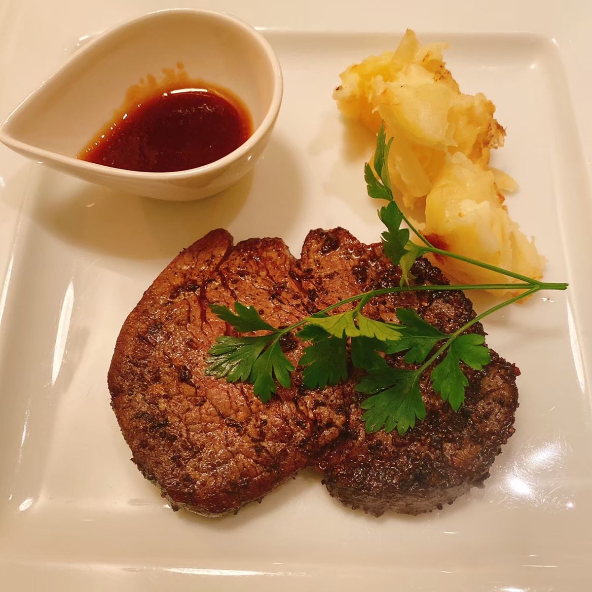 宿のメインディッシュ
華厳の滝
竜頭の滝
宇都宮餃子の正詞はコロナのため
...