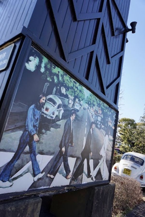 日本・栃木県「ペニーレイン🍞佐野アウトレット」の写真：ペニーレイン　宿郷店

ちゃんと車まである