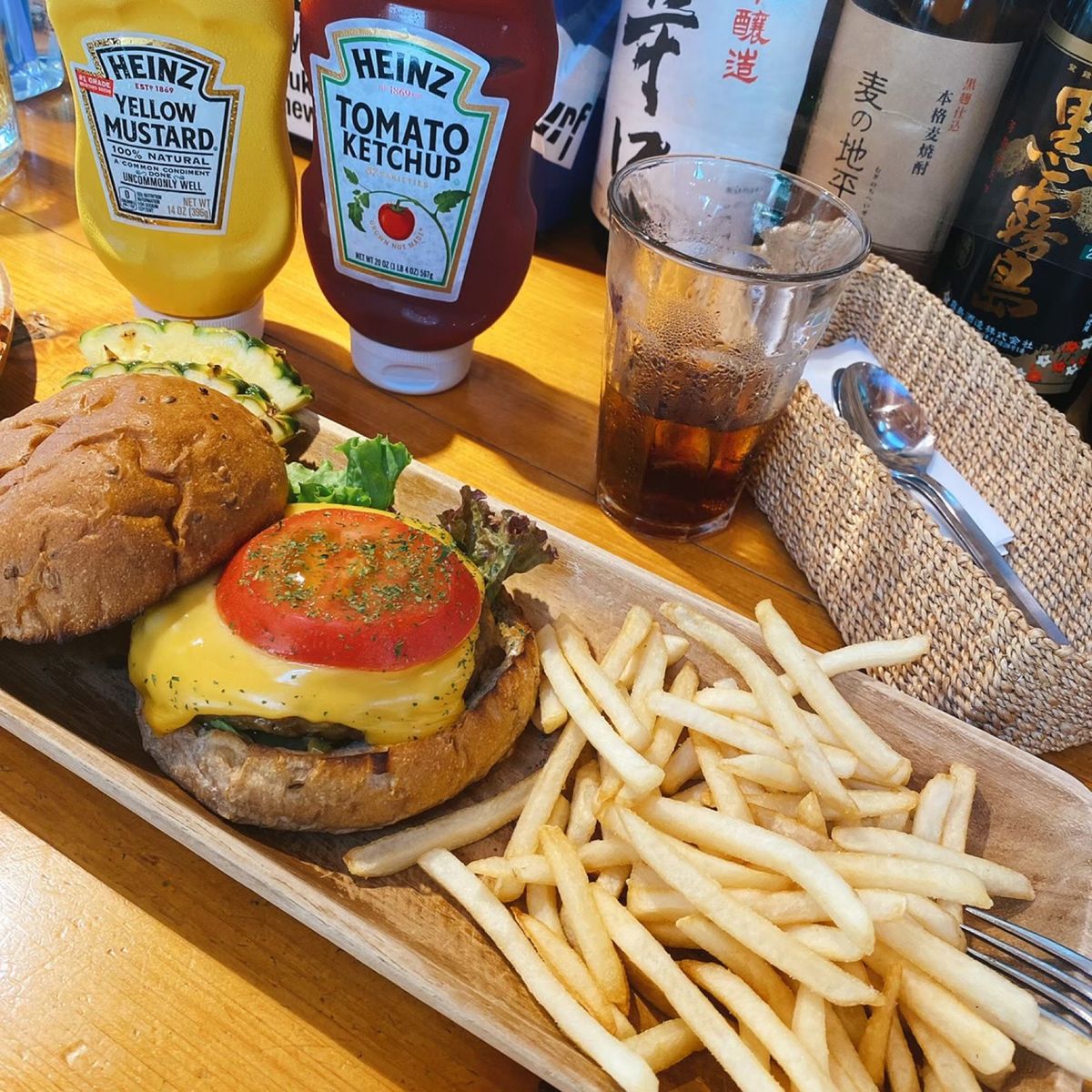 田牛海水浴場

Cafe Mellowの
ガーリックシュリンプとハンバーガー