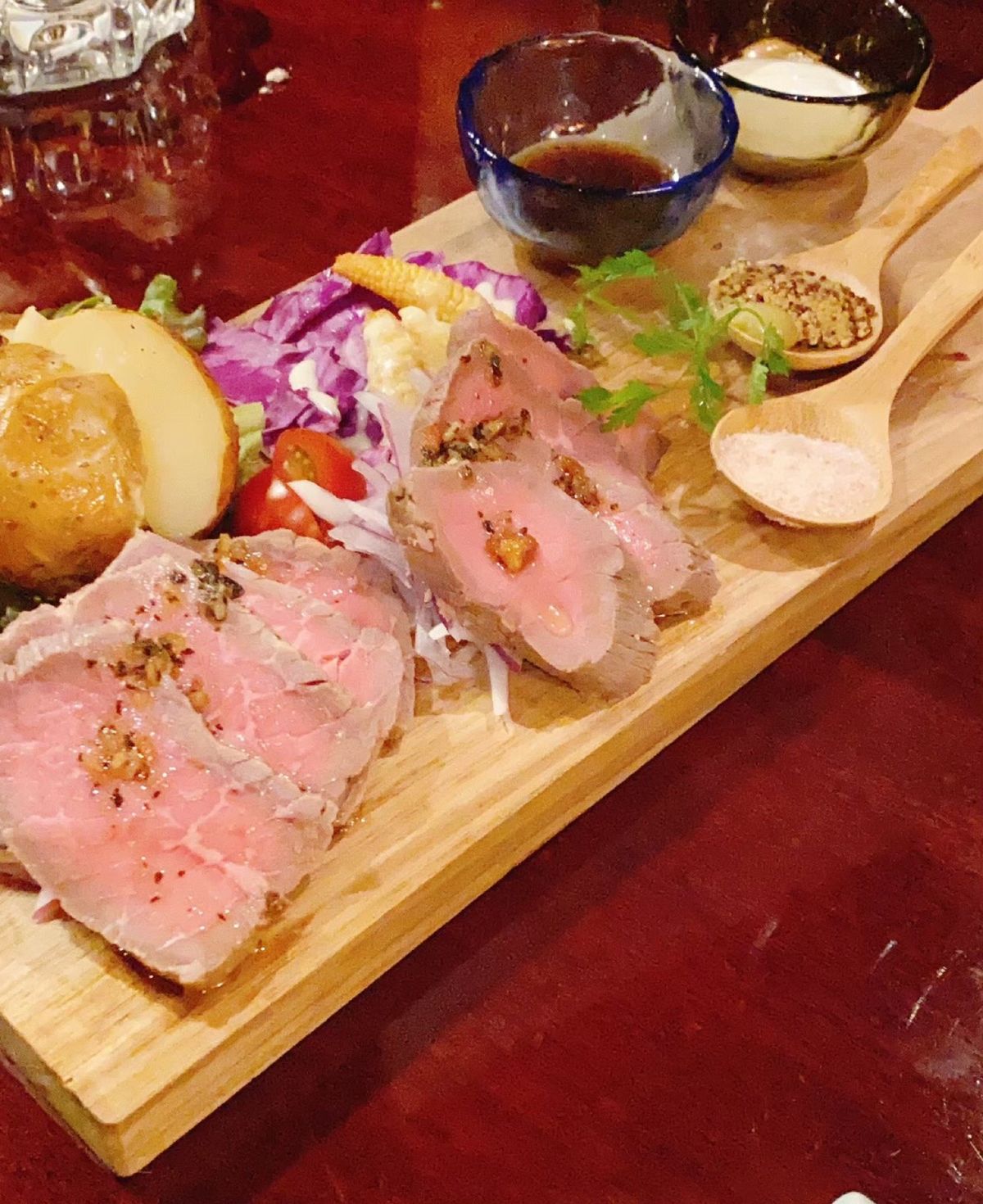 居酒屋Reunion
低温調理の肉プレート

宮崎監督御用達の焼肉桑はら
...