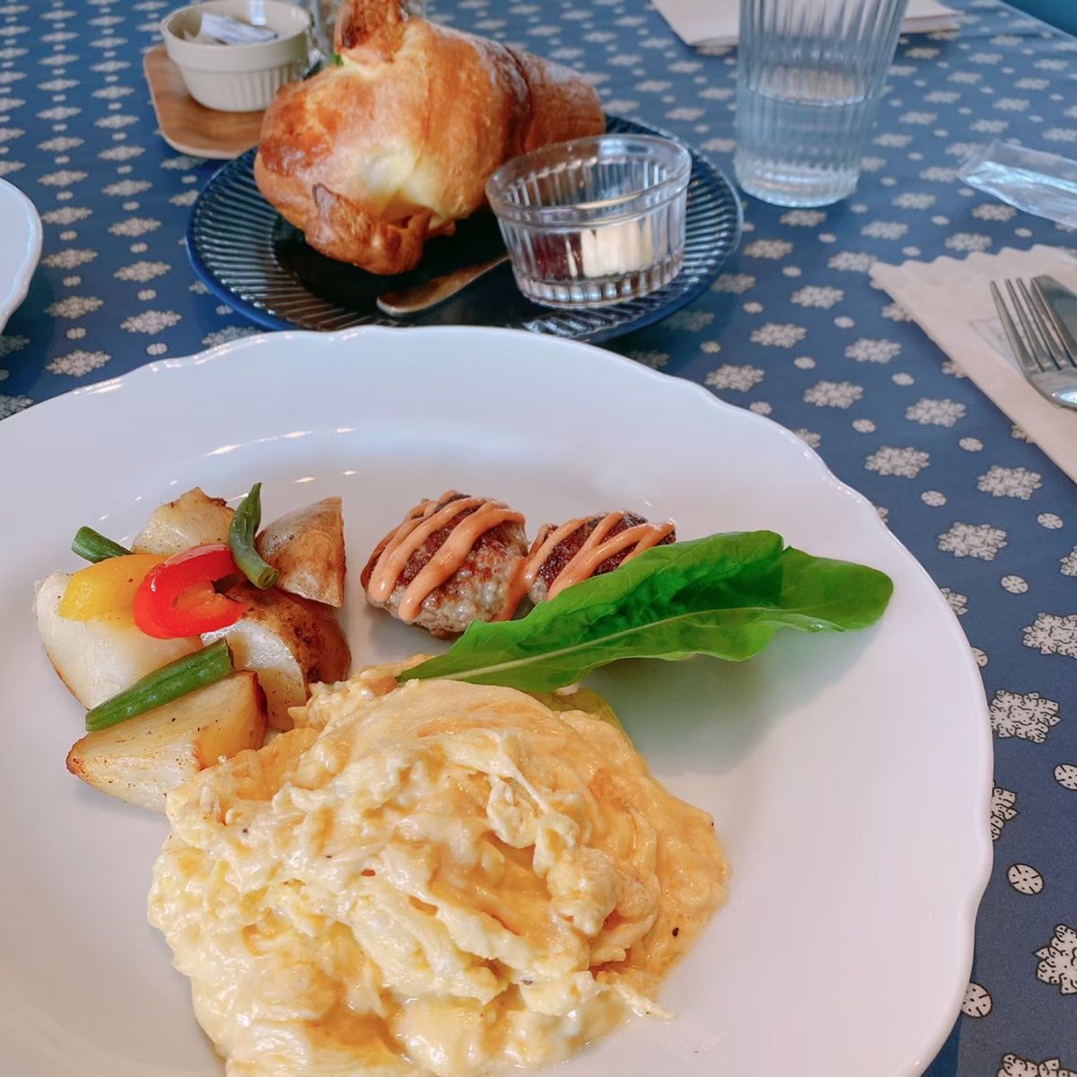 森の中で朝ごはん
キャボットコーヴ

焼きたてのポップオーバーが
最高です...