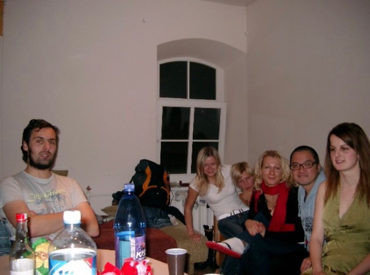 2007年12月31日。ヴィルニスの旧市街から小さな川をはさんで独立してい...