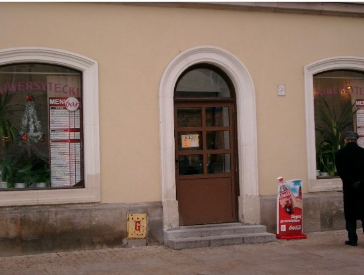 2007年11月25日頃。ワルシャワ。
1) hostel okidoki...