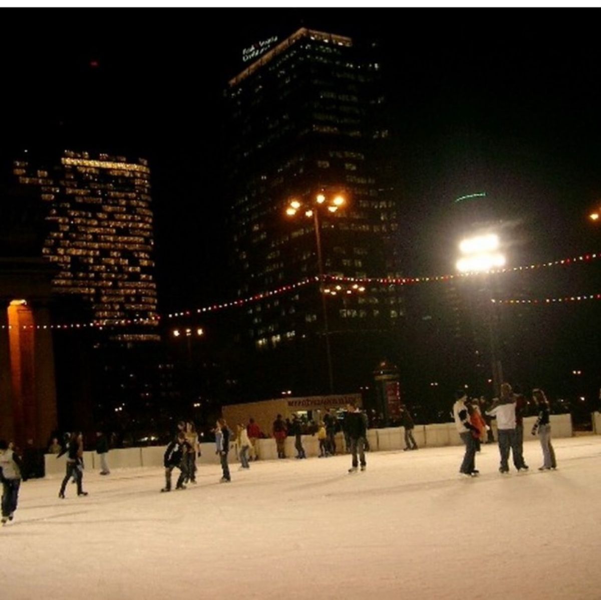 2008年1月15日。ワルシャワ。開放感あふれる屋外リンク。見てただけw