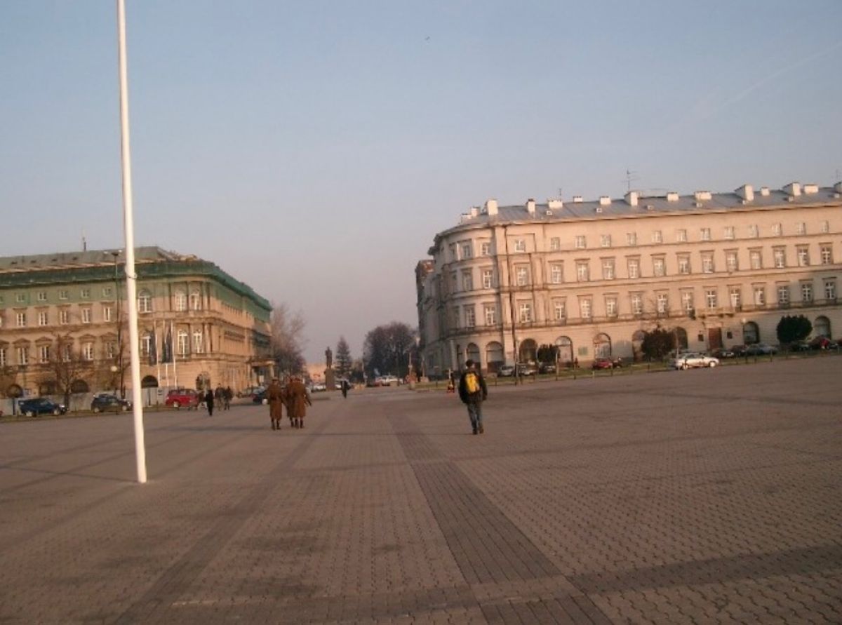 2007年11月20日頃。ワルシャワ。
ワルシャワ名物無名兵士の墓の衛兵交...