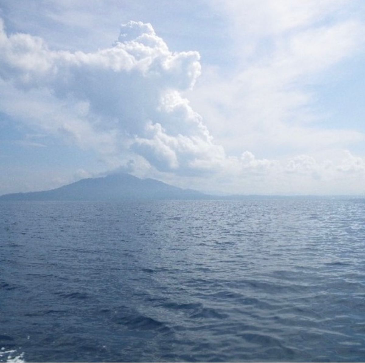 2010年10月27日。マナド。シュノーケルング。私ひとりのためにボート出...