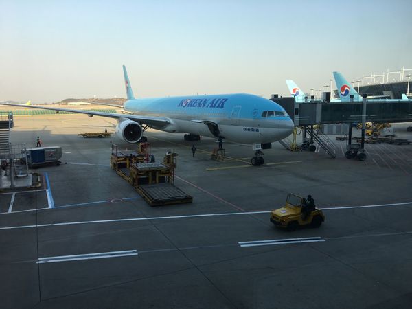 アメリカ(米国)・ホノルル「ハワイ新婚旅行」の写真：仁川国際空港にて