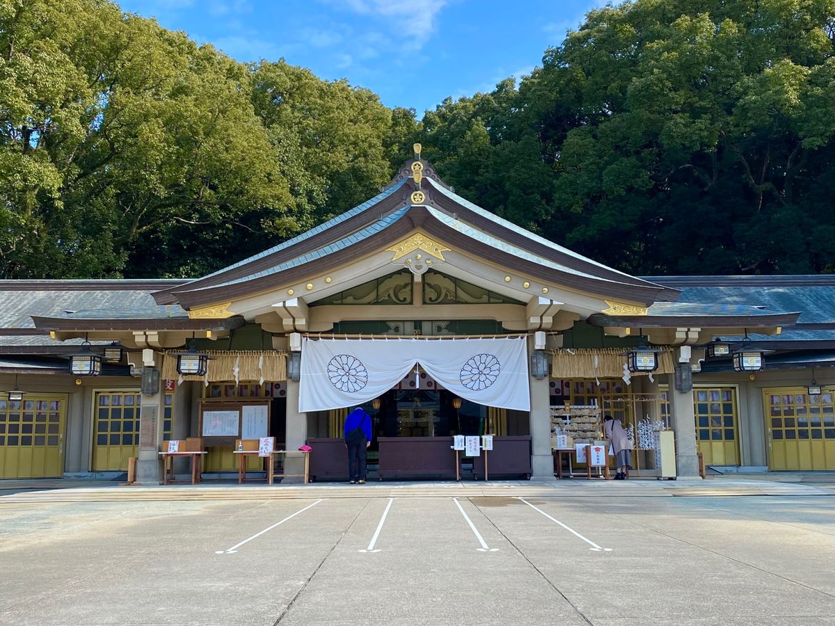 福岡縣護国神社

新年初の神社だったから
おみくじも
久々に大吉引いた！
...