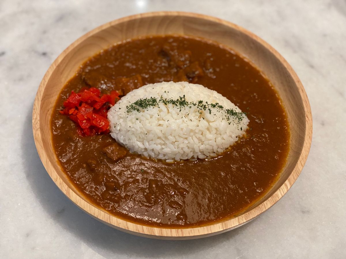 飛行機に乗る前に
初めての小松自衛隊カレー🍛