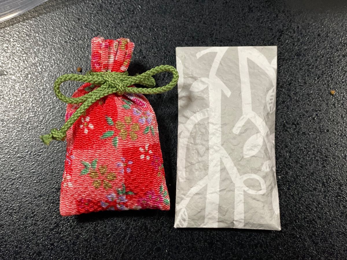 加賀 伝統工芸村 ゆのくにの森

まずはサクッとできるお香作り体験

自分...