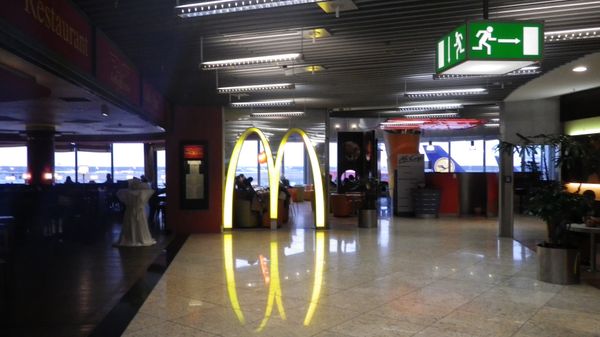 ウクライナ「神戸港→ 上海→ サンクトペテルブルク→ ミンスク→ キエフ→ ヘルソン→マイコライフ→オデッサ→ モルドバ→ オデッサ→ キエフ→ フランクフルト→キエフ→関空」の写真